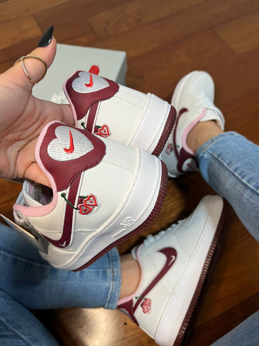 Tênis Nike Air Force Love